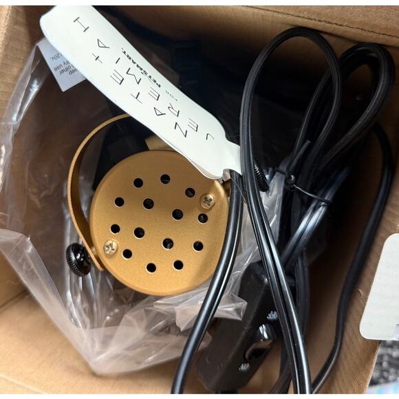 Nate + Jeremiah 6.7 Aluminum Dome Lamp For Reptile Tank - Picture 3 of 6